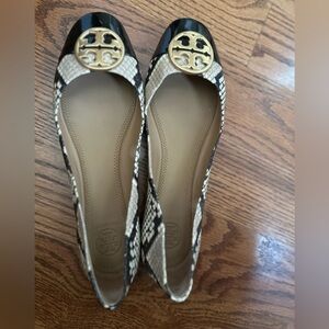 Tory Burch flats size 7M. wore these few times. Great condition. Snake skin
